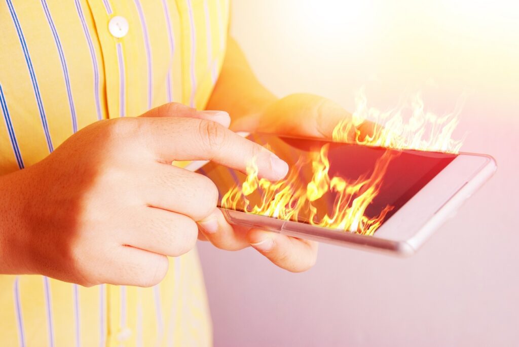 Fire hand hold fire smartphone. - Repara Samsung - Repara Samsung