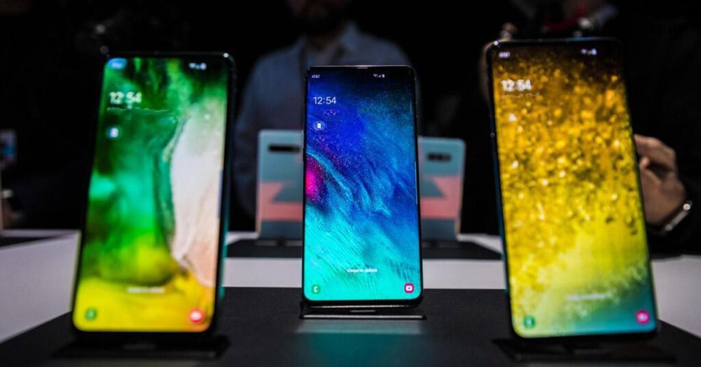 ¿Por qué Samsung destaca en pantallas?-IES ROSA CHACEL 8 Pantalla Samsung con alto brillo en exterior